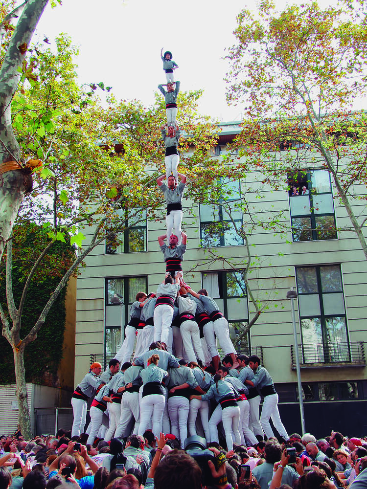 Pilar de 8 descarregat dels Castellers de Sants, 2016